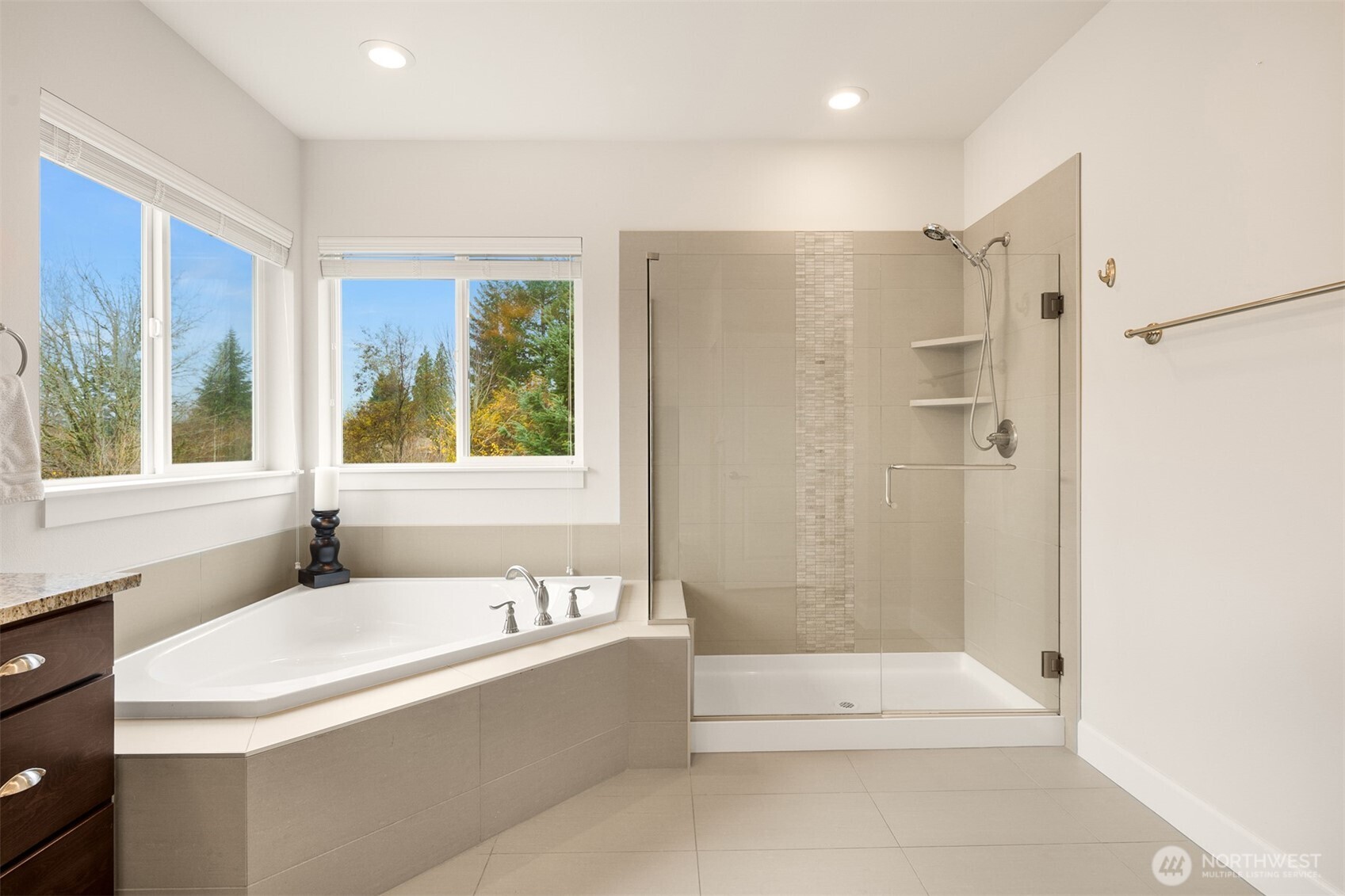 622 Mt Teneriffe Drive SE, North Bend, WA 98045