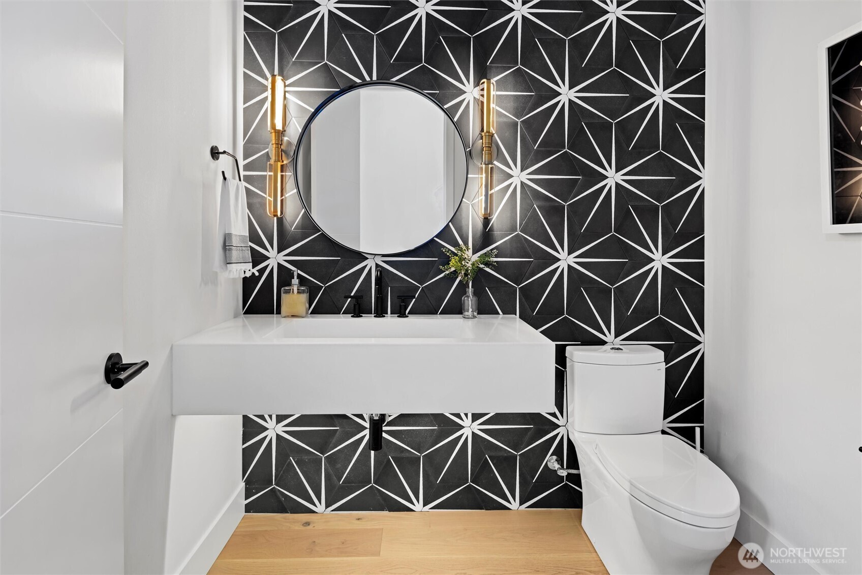 4605 108th Avenue NE, Kirkland, WA 98033