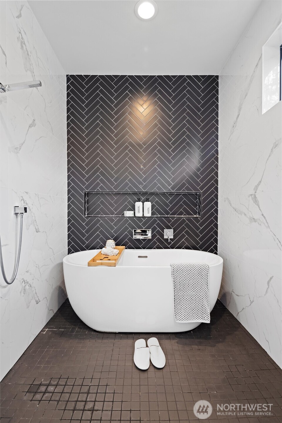 4605 108th Avenue NE, Kirkland, WA 98033