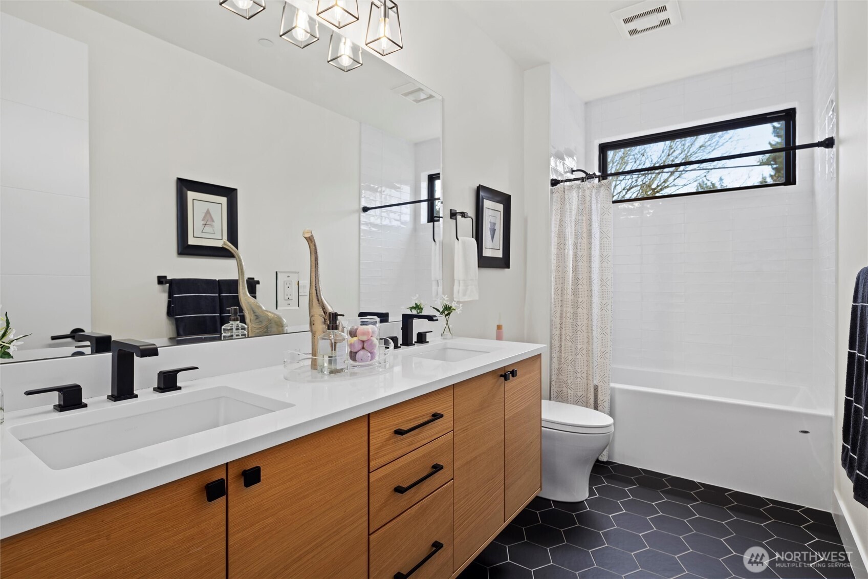 4605 108th Avenue NE, Kirkland, WA 98033