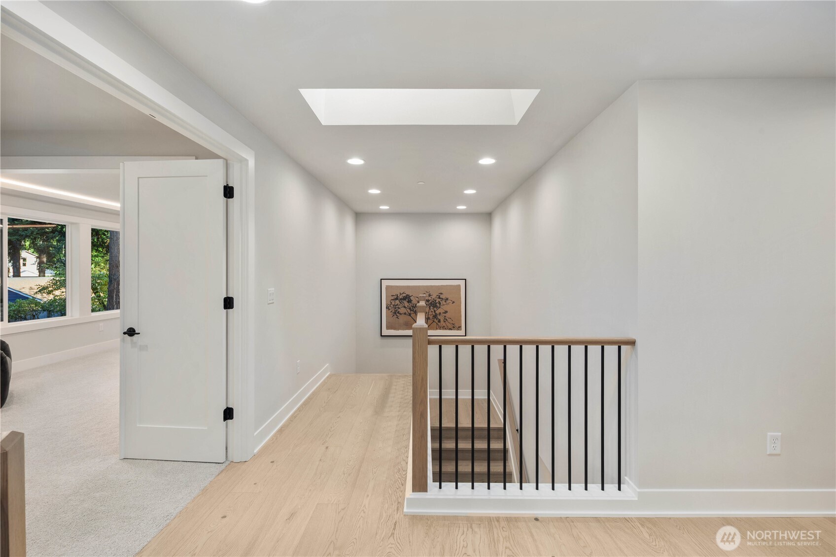 12206 NE 61st Street , Kirkland, WA 98033-8559