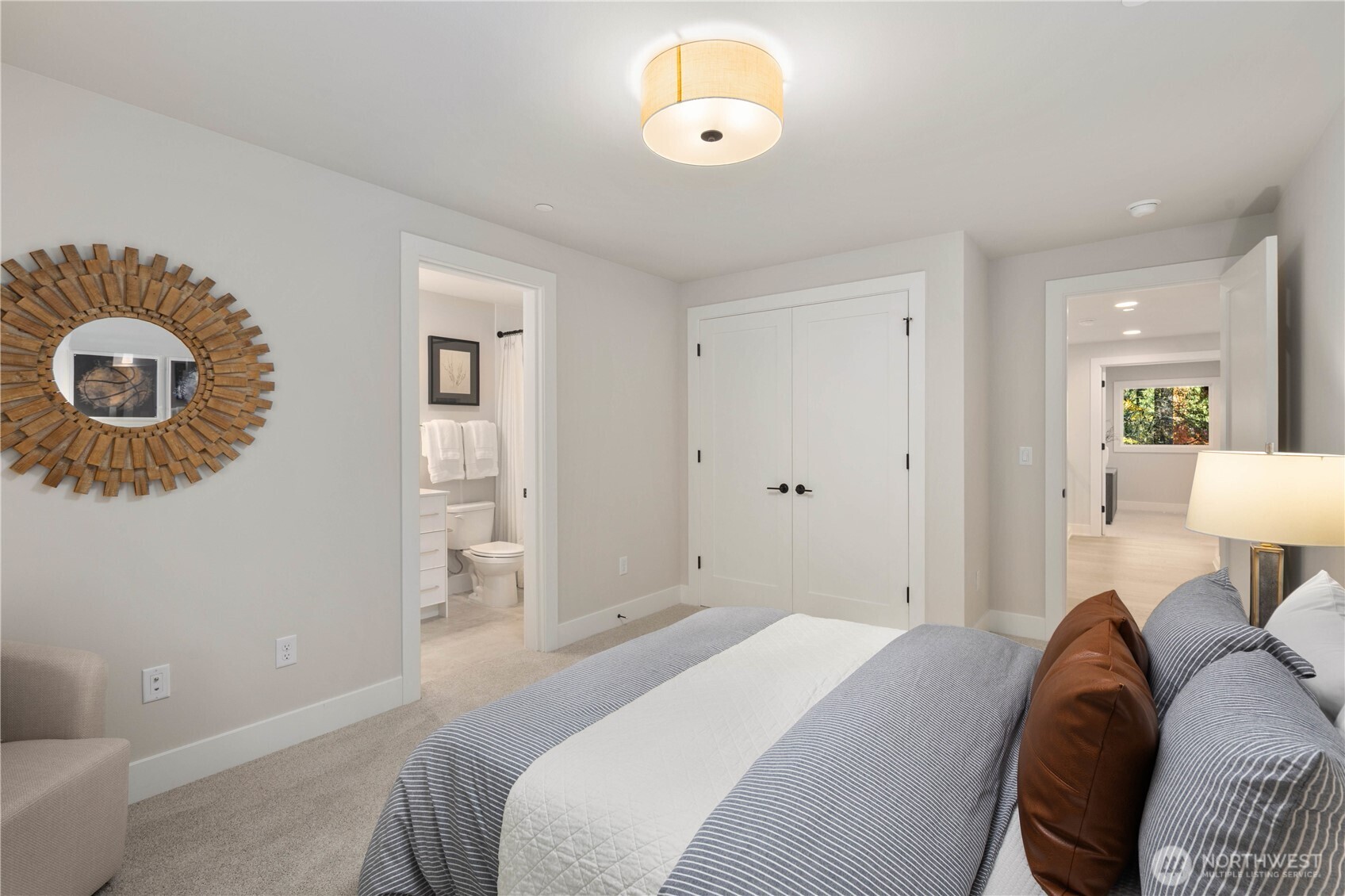 12206 NE 61st Street , Kirkland, WA 98033-8559