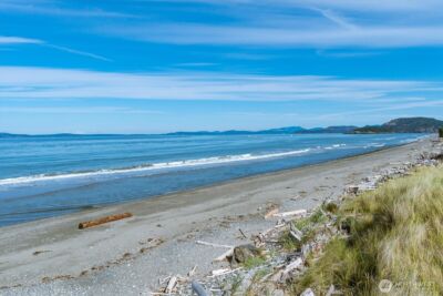 4689 Surfcrest Drive , Oak Harbor, WA 98277