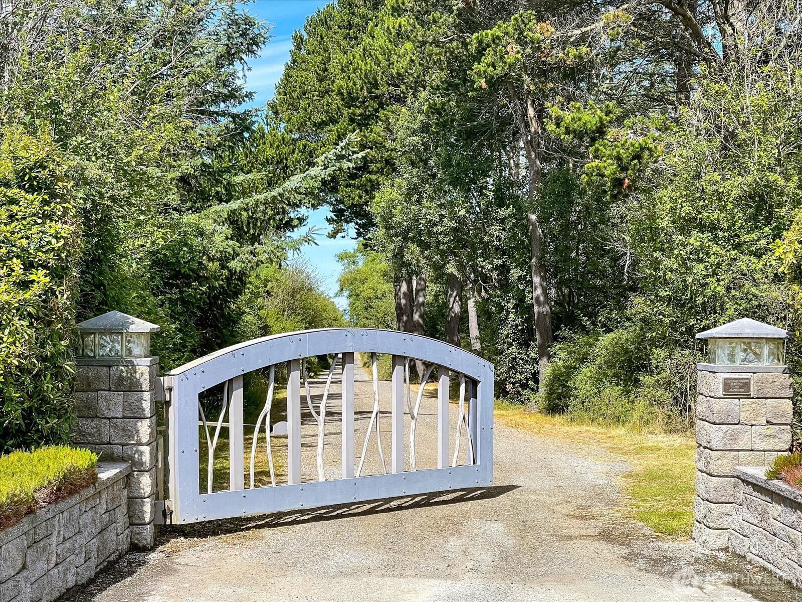 4689 Surfcrest Drive , Oak Harbor, WA 98277