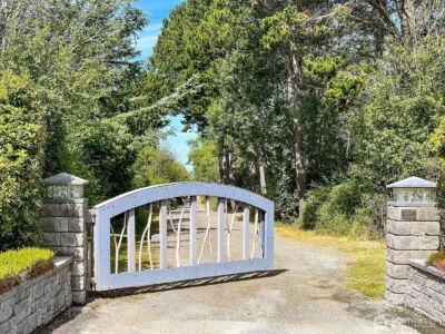 4689 Surfcrest Drive , Oak Harbor, WA 98277 - Photo 3