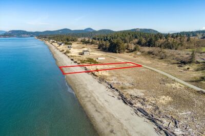 4689 Surfcrest Drive , Oak Harbor, WA 98277 - Photo 9