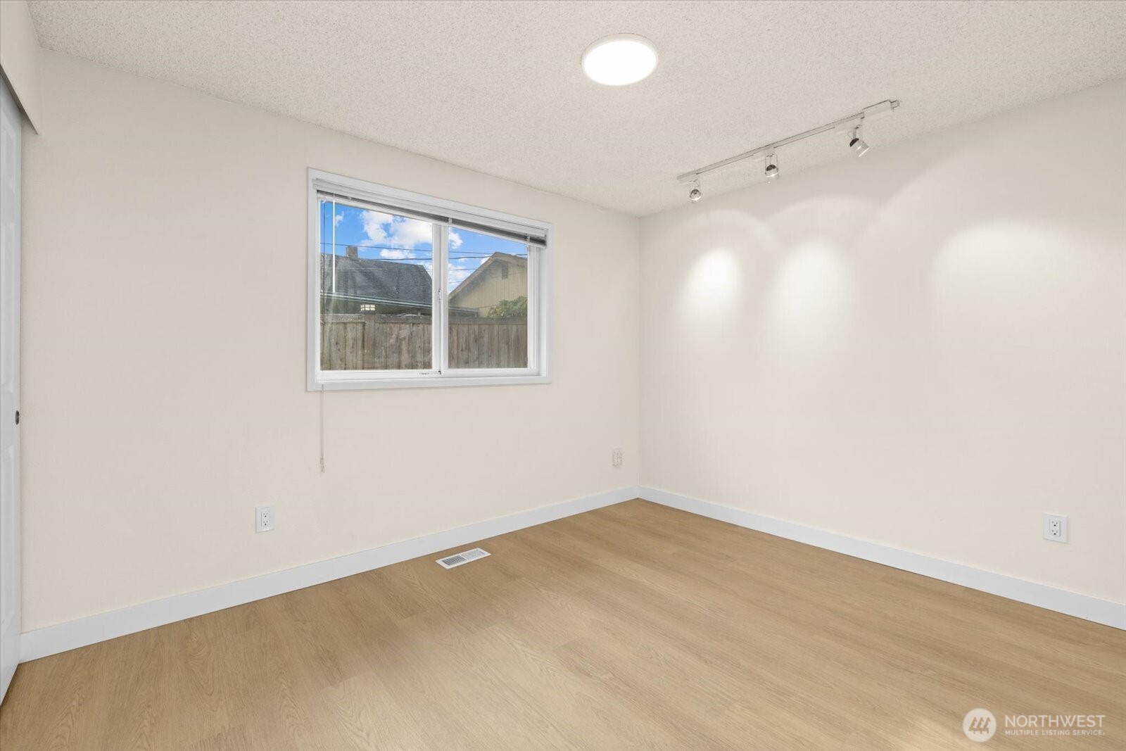 5402 Yakima Avenue , Tacoma, WA 98408