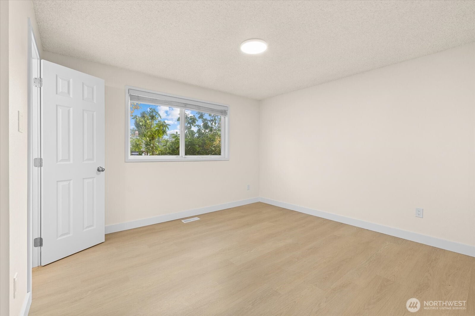 5402 Yakima Avenue , Tacoma, WA 98408