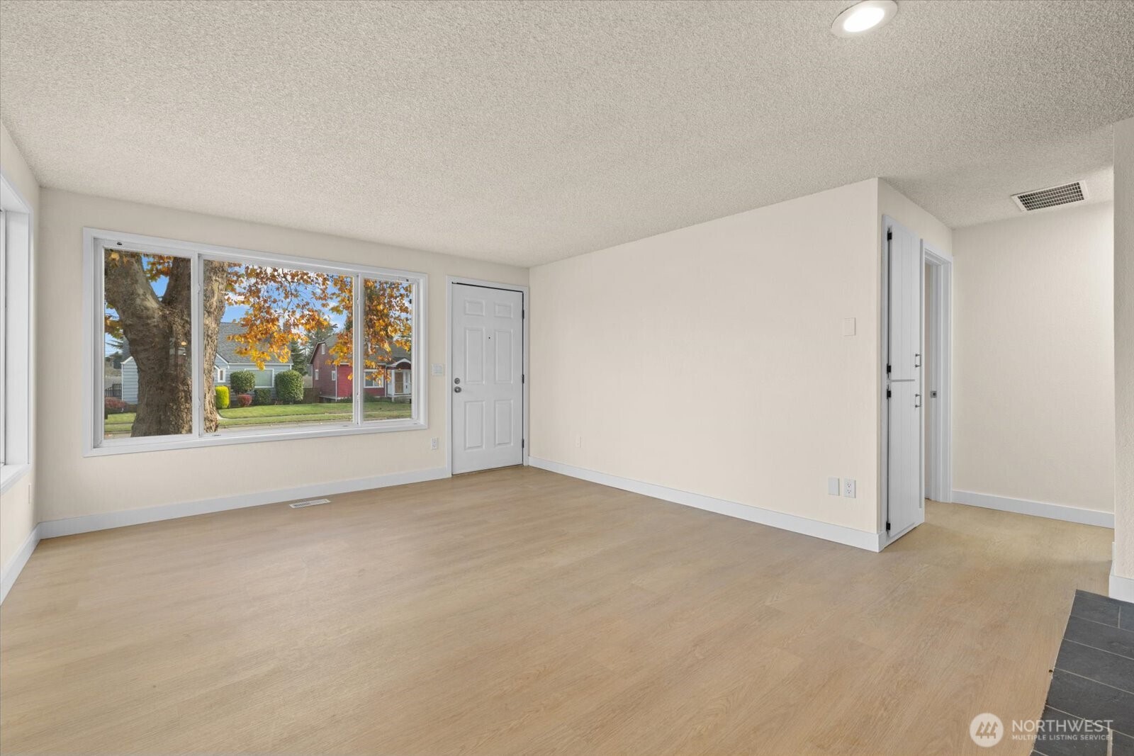 5402 Yakima Avenue , Tacoma, WA 98408