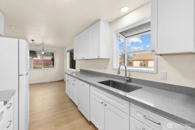 5402 Yakima Avenue , Tacoma, WA 98408 - Photo 10