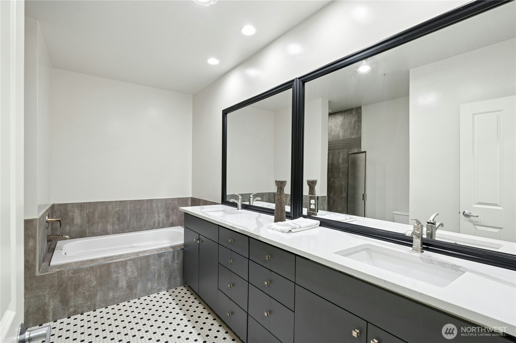 1000 Aurora Avenue N #409, Seattle, WA 98109