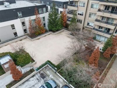 1000 Aurora Avenue N #409, Seattle, WA 98109 - Photo 32