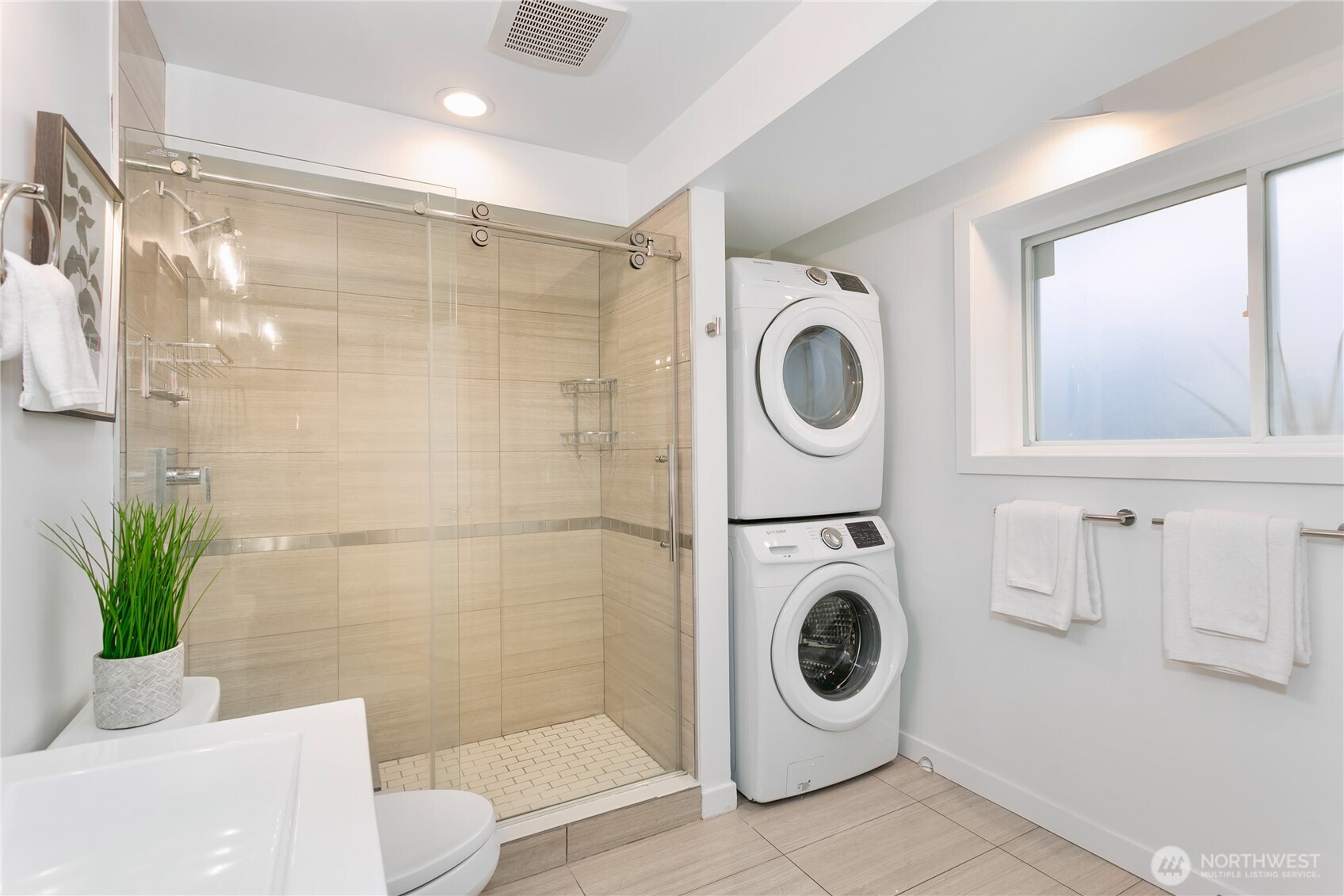 4245 N Vassault Street , Tacoma, WA 98407