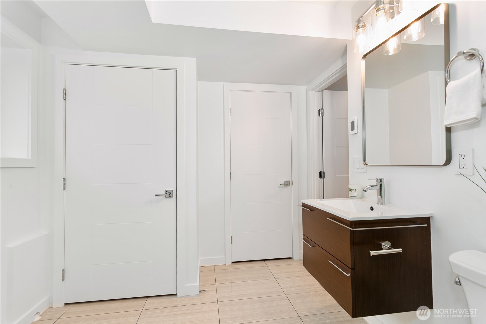 4245 N Vassault Street , Tacoma, WA 98407