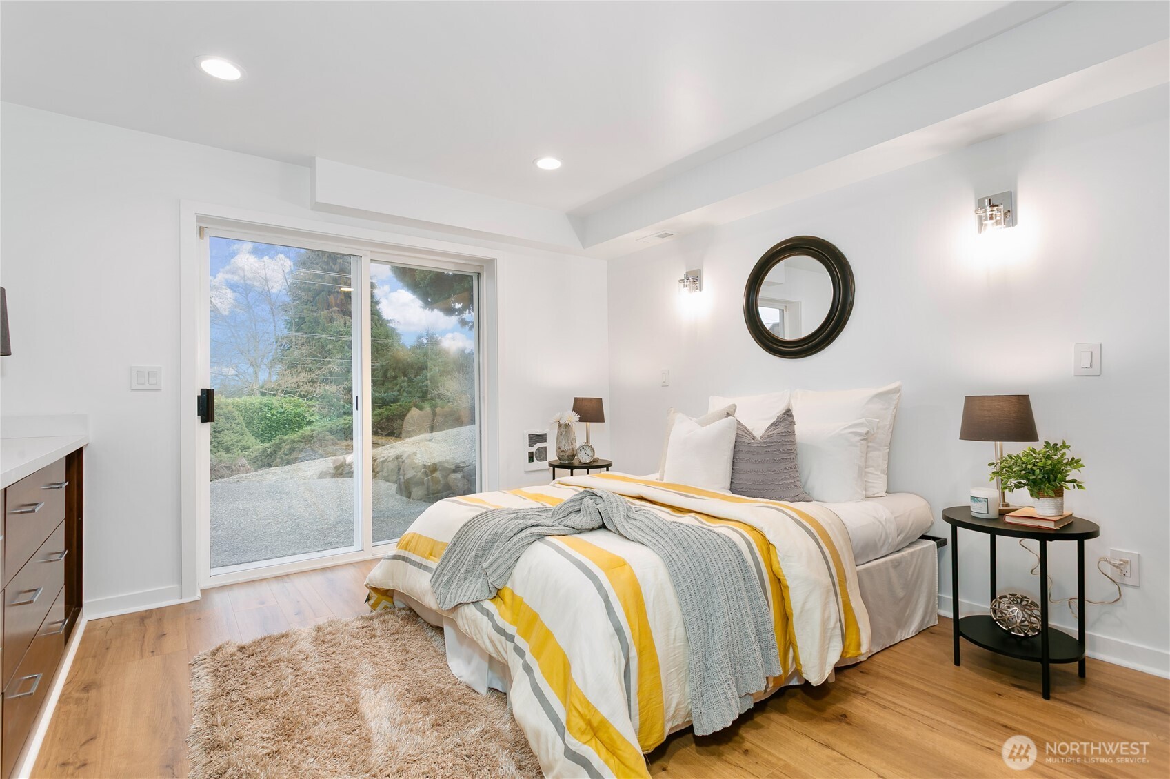 4245 N Vassault Street , Tacoma, WA 98407