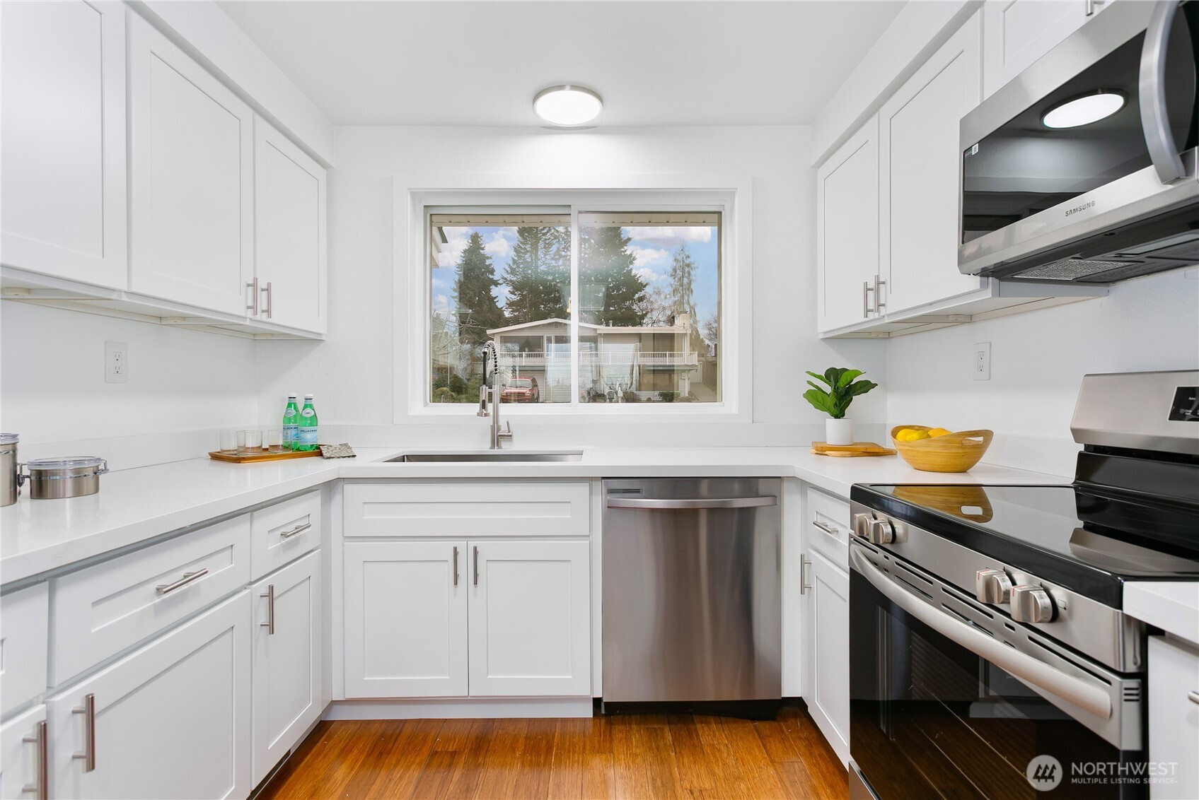 4245 N Vassault Street , Tacoma, WA 98407