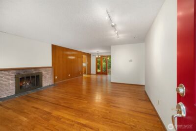 10210 NE 23rd Street , Bellevue, WA 98004 - Photo 17