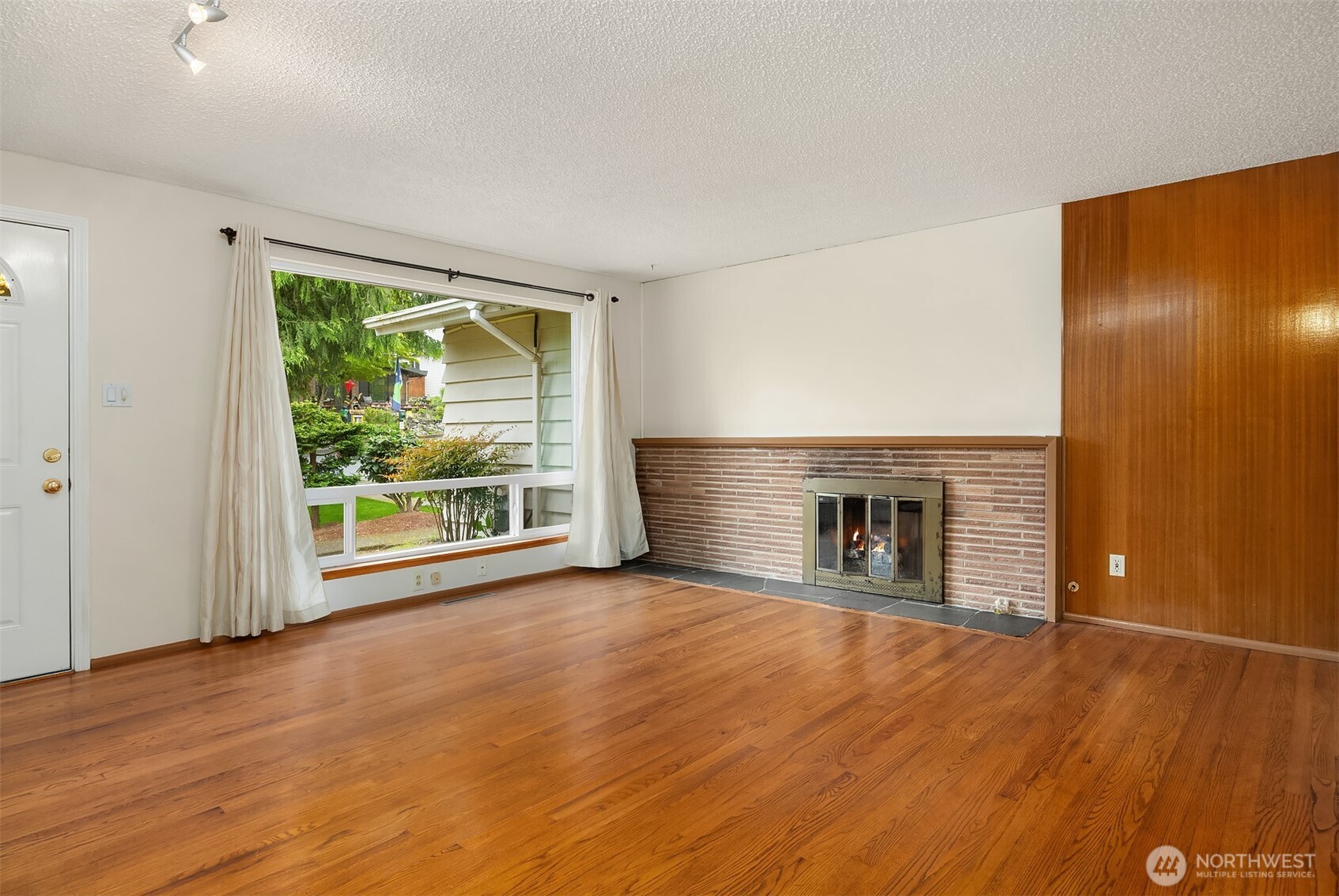 10210 NE 23rd Street , Bellevue, WA 98004