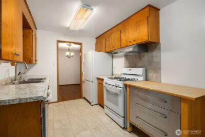 10210 NE 23rd Street , Bellevue, WA 98004 - Photo 23