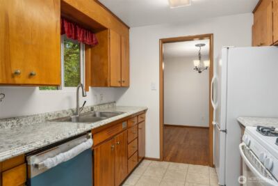 10210 NE 23rd Street , Bellevue, WA 98004 - Photo 24