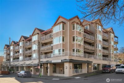 2425 33rd Avenue W #402, Seattle, WA 98199
