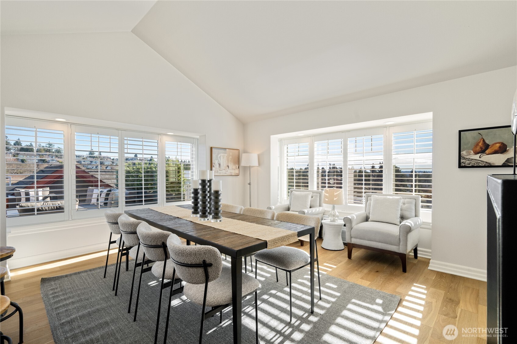 2425 33rd Avenue W #402, Seattle, WA 98199