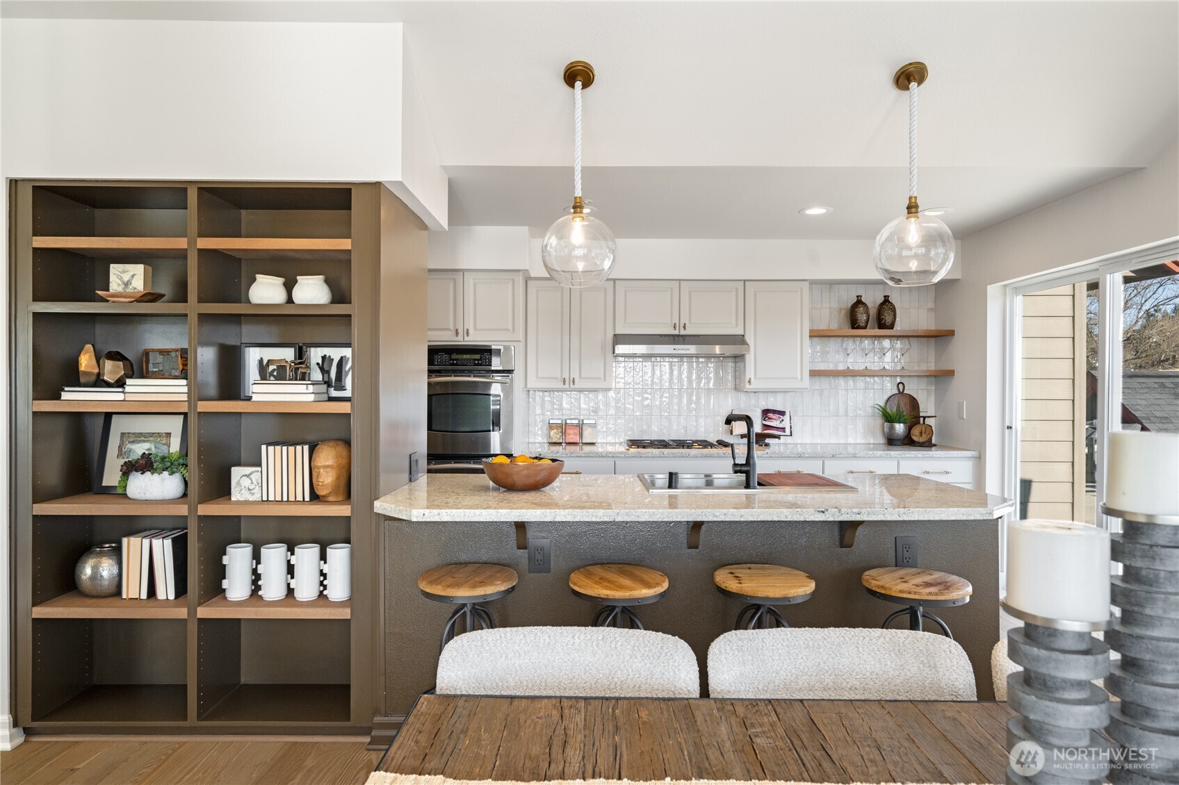 2425 33rd Avenue W #402, Seattle, WA 98199