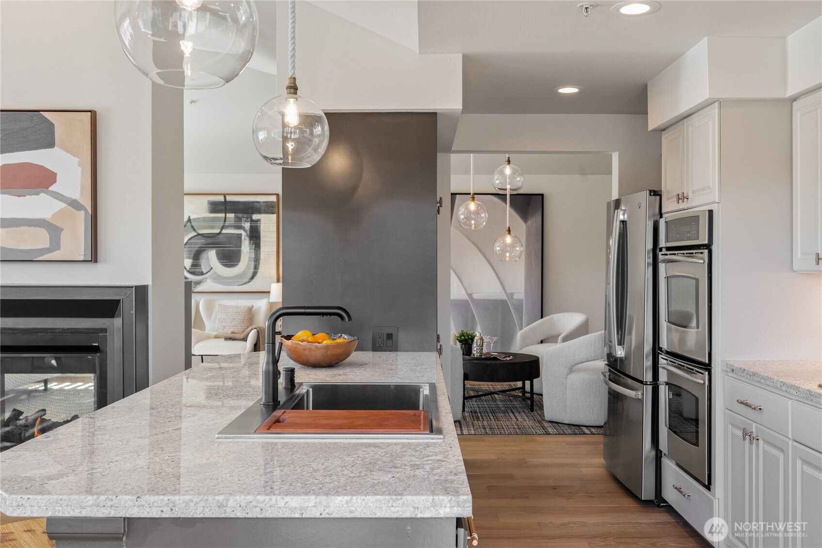 2425 33rd Avenue W #402, Seattle, WA 98199