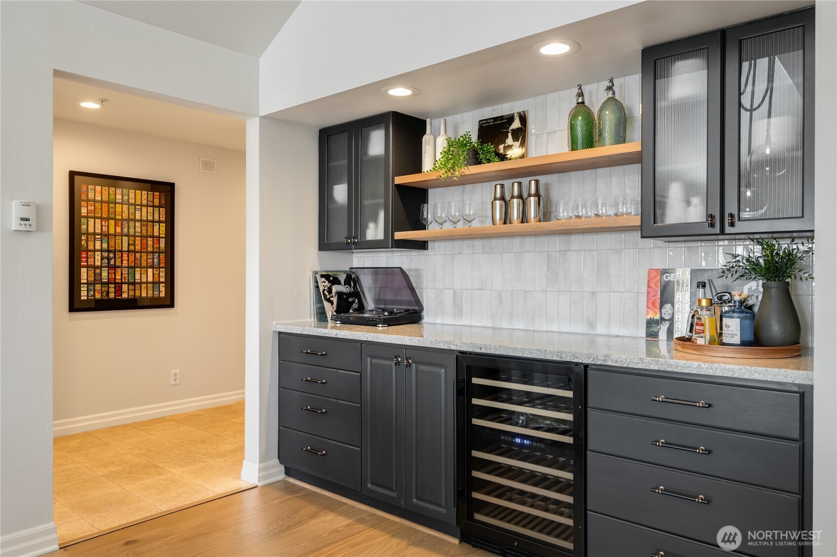 2425 33rd Avenue W #402, Seattle, WA 98199