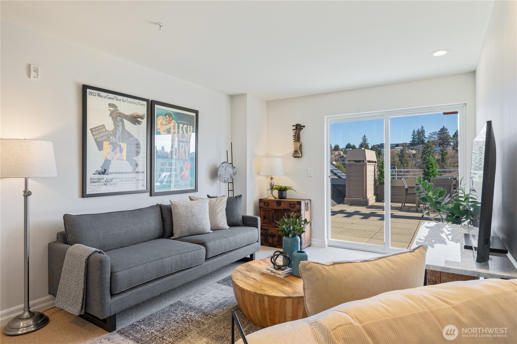 2425 33rd Avenue W #402, Seattle, WA 98199