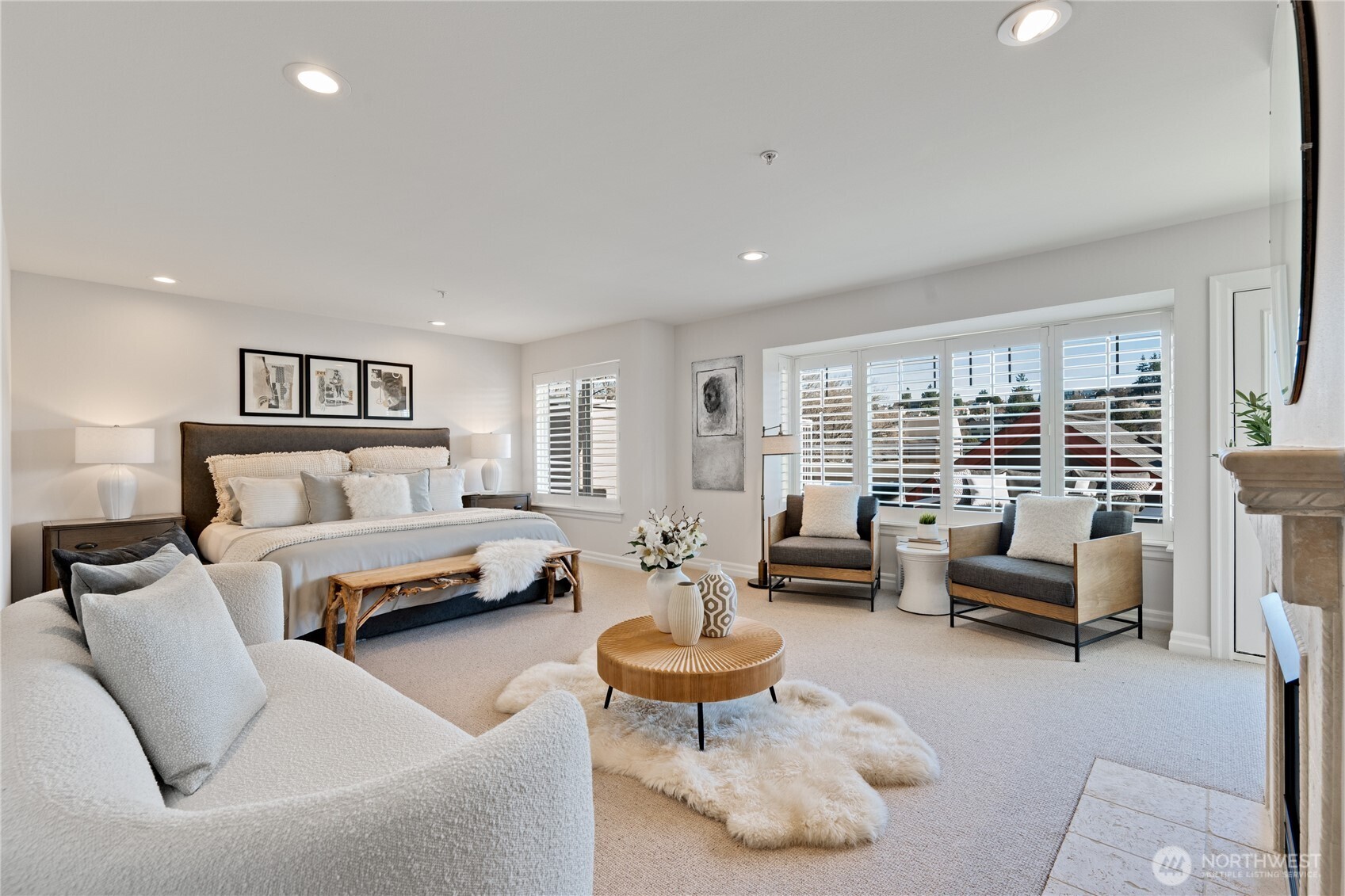 2425 33rd Avenue W #402, Seattle, WA 98199