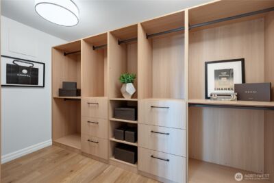 2425 33rd Avenue W #402, Seattle, WA 98199 - Photo 24