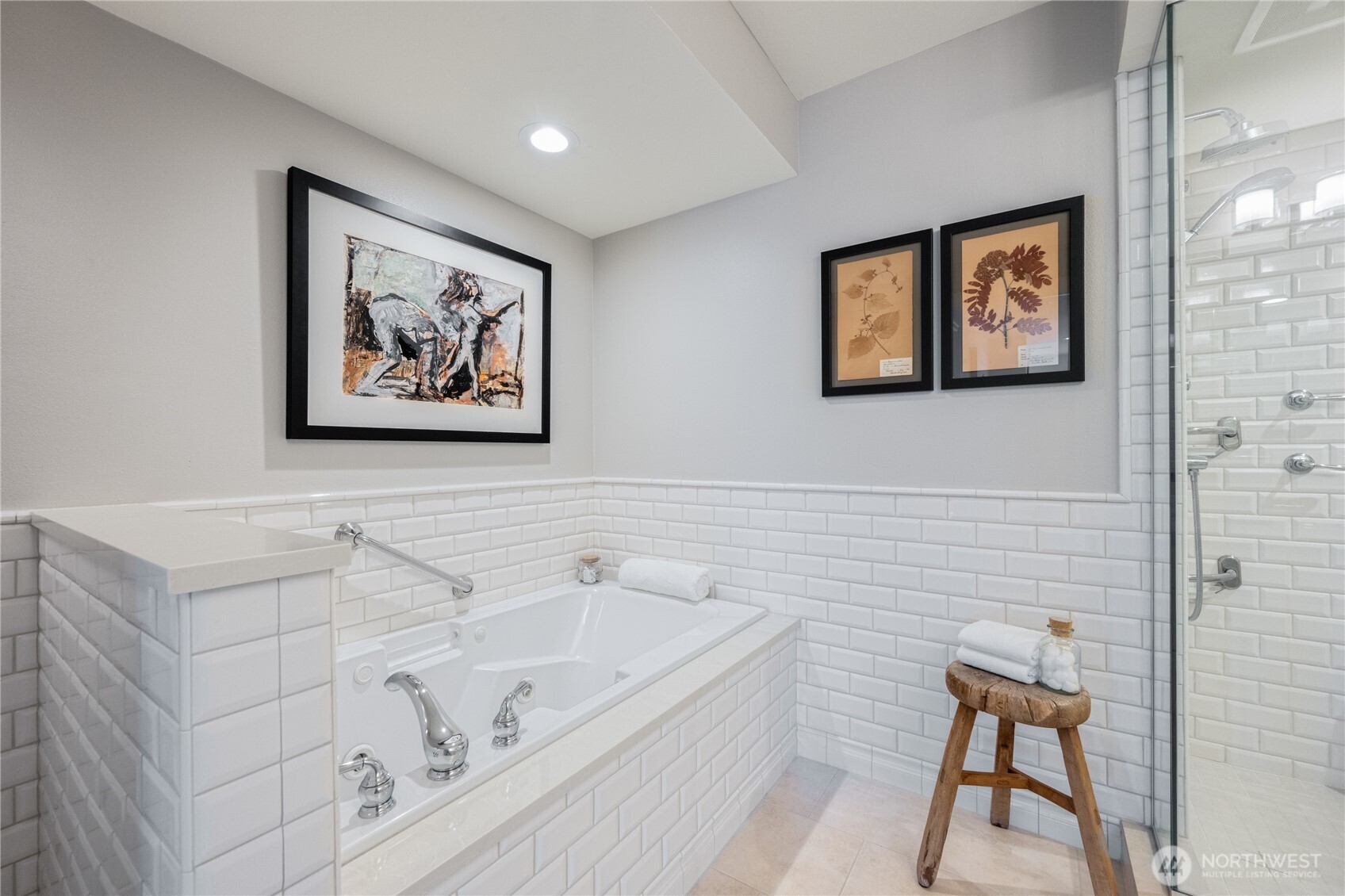 2425 33rd Avenue W #402, Seattle, WA 98199