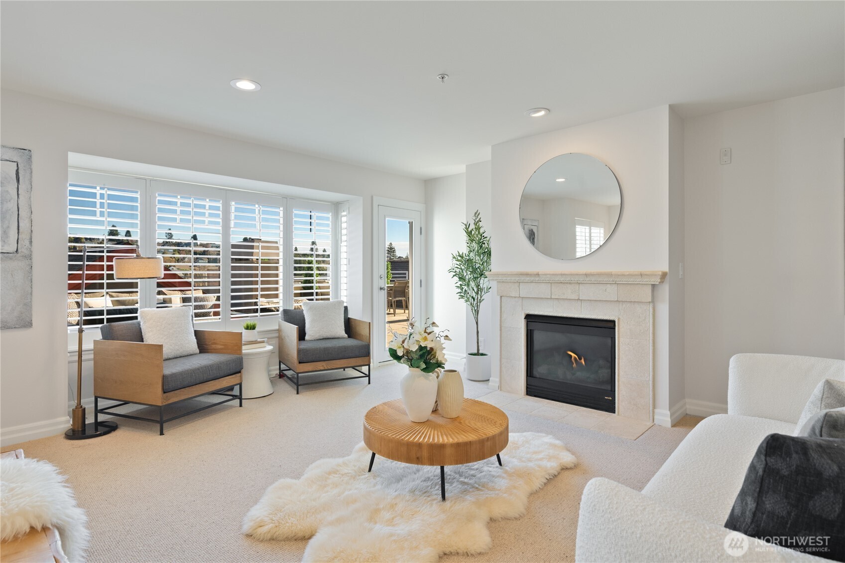 2425 33rd Avenue W #402, Seattle, WA 98199