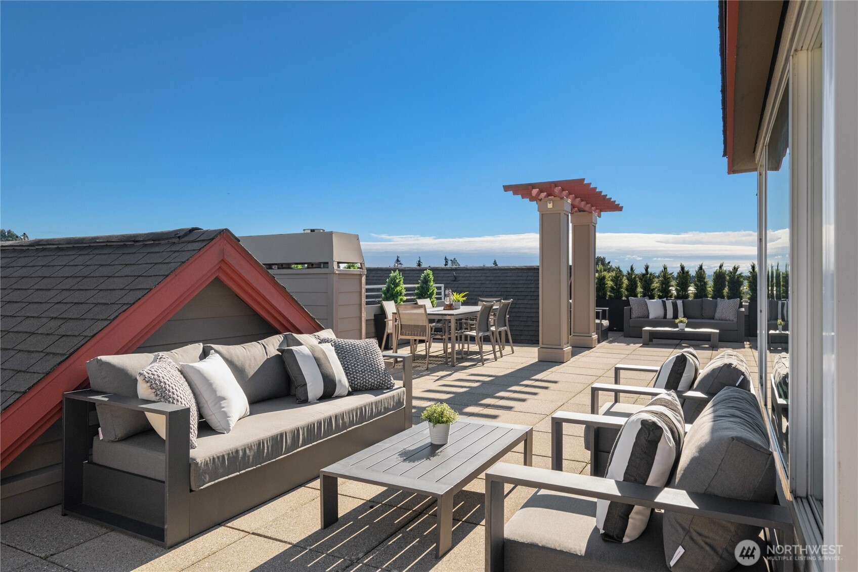 2425 33rd Avenue W #402, Seattle, WA 98199