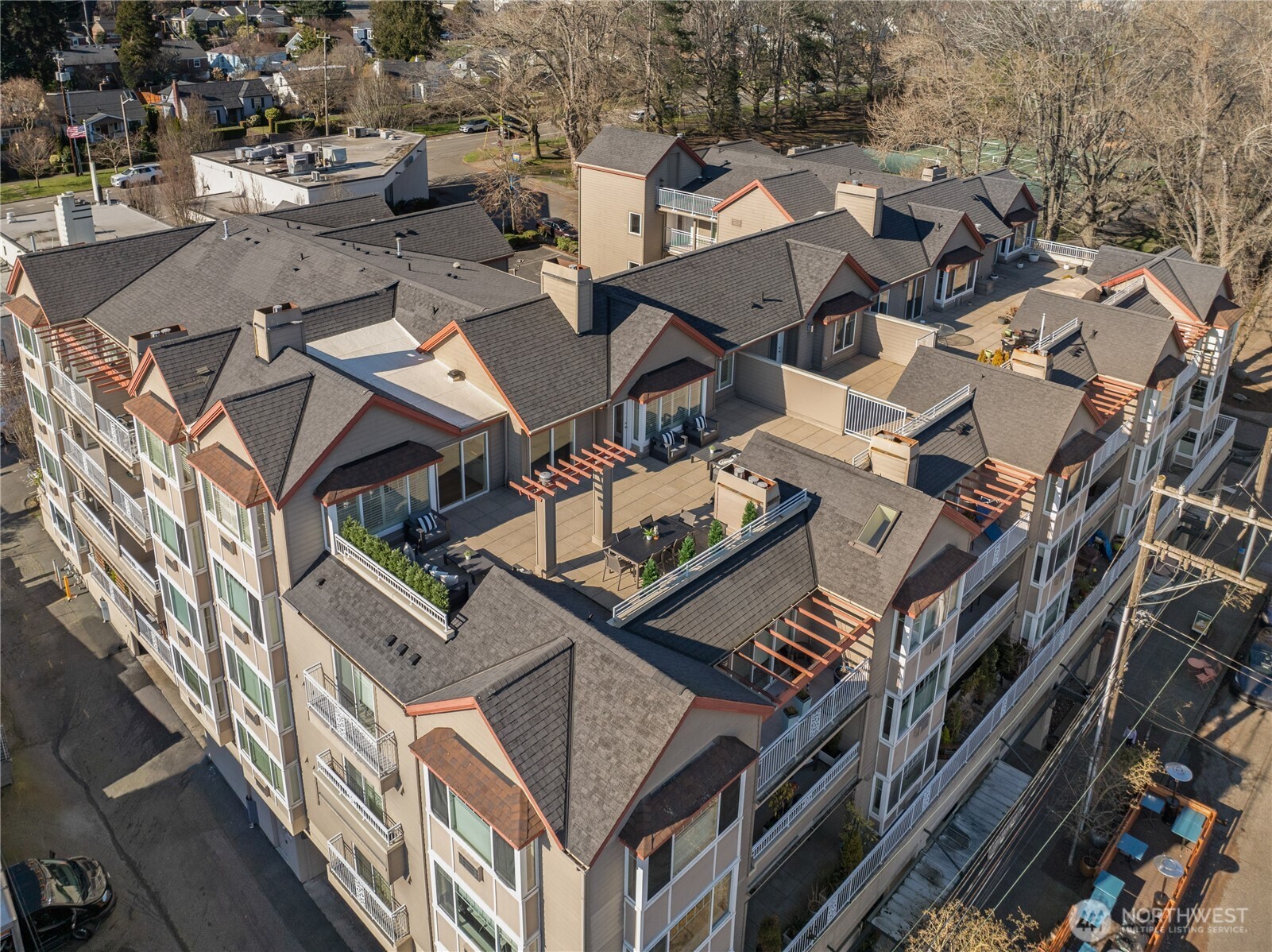 2425 33rd Avenue W #402, Seattle, WA 98199