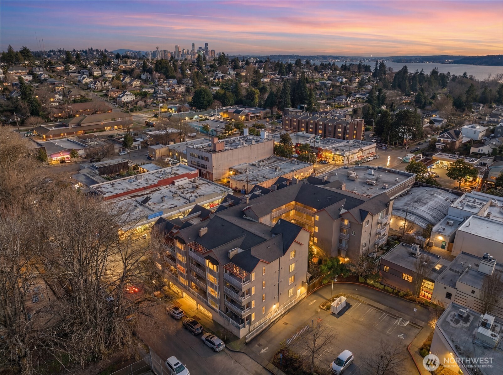 2425 33rd Avenue W #402, Seattle, WA 98199