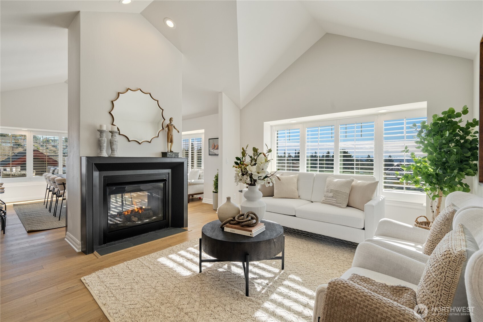 2425 33rd Avenue W #402, Seattle, WA 98199