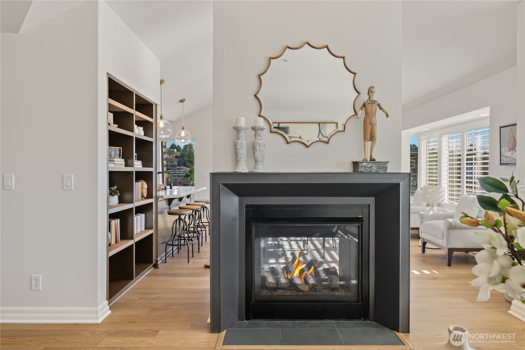 2425 33rd Avenue W #402, Seattle, WA 98199