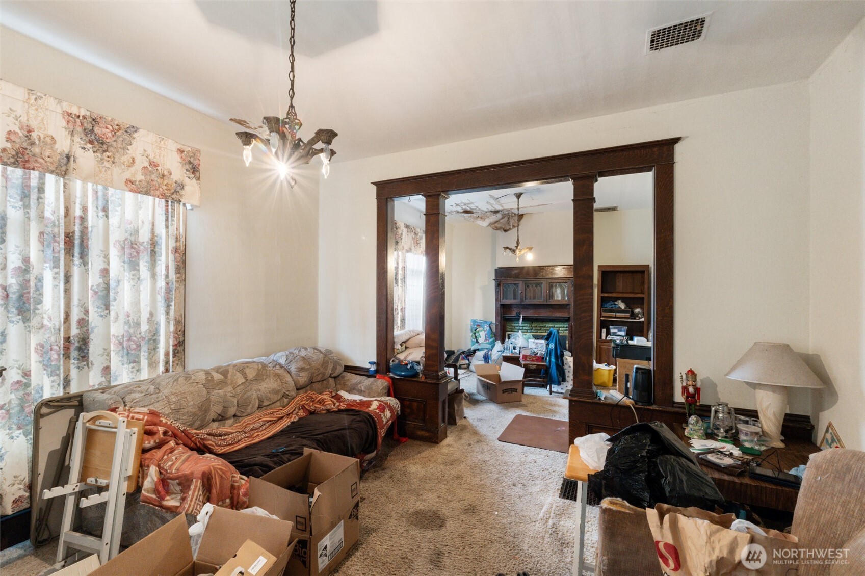 24201 Roberts Drive , Black Diamond, WA 98010