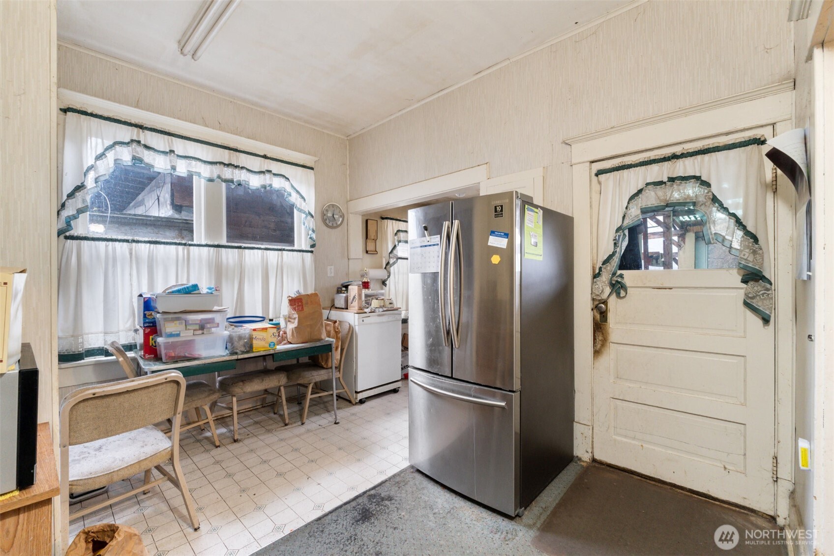 24201 Roberts Drive , Black Diamond, WA 98010