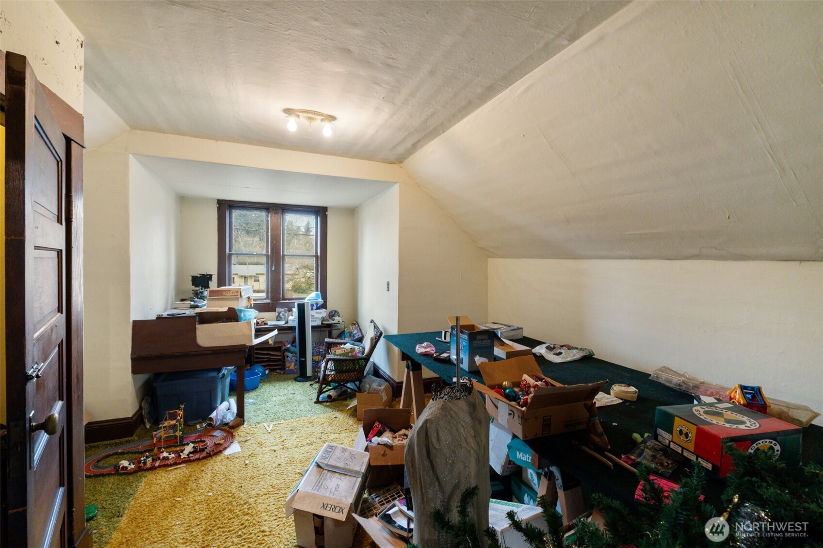 24201 Roberts Drive , Black Diamond, WA 98010