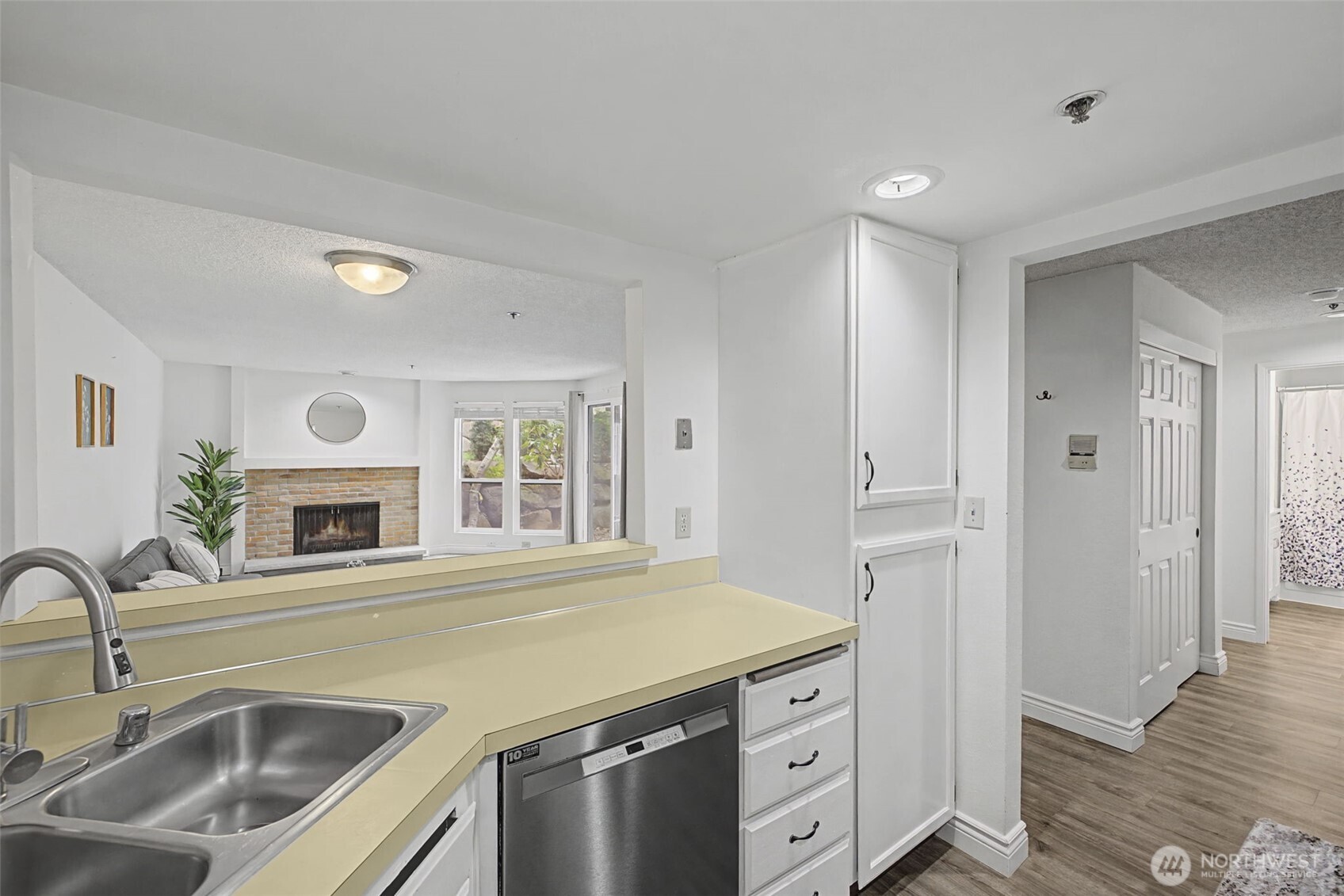 15209 Sunwood Blvd #B 21, Tukwila, WA 98188