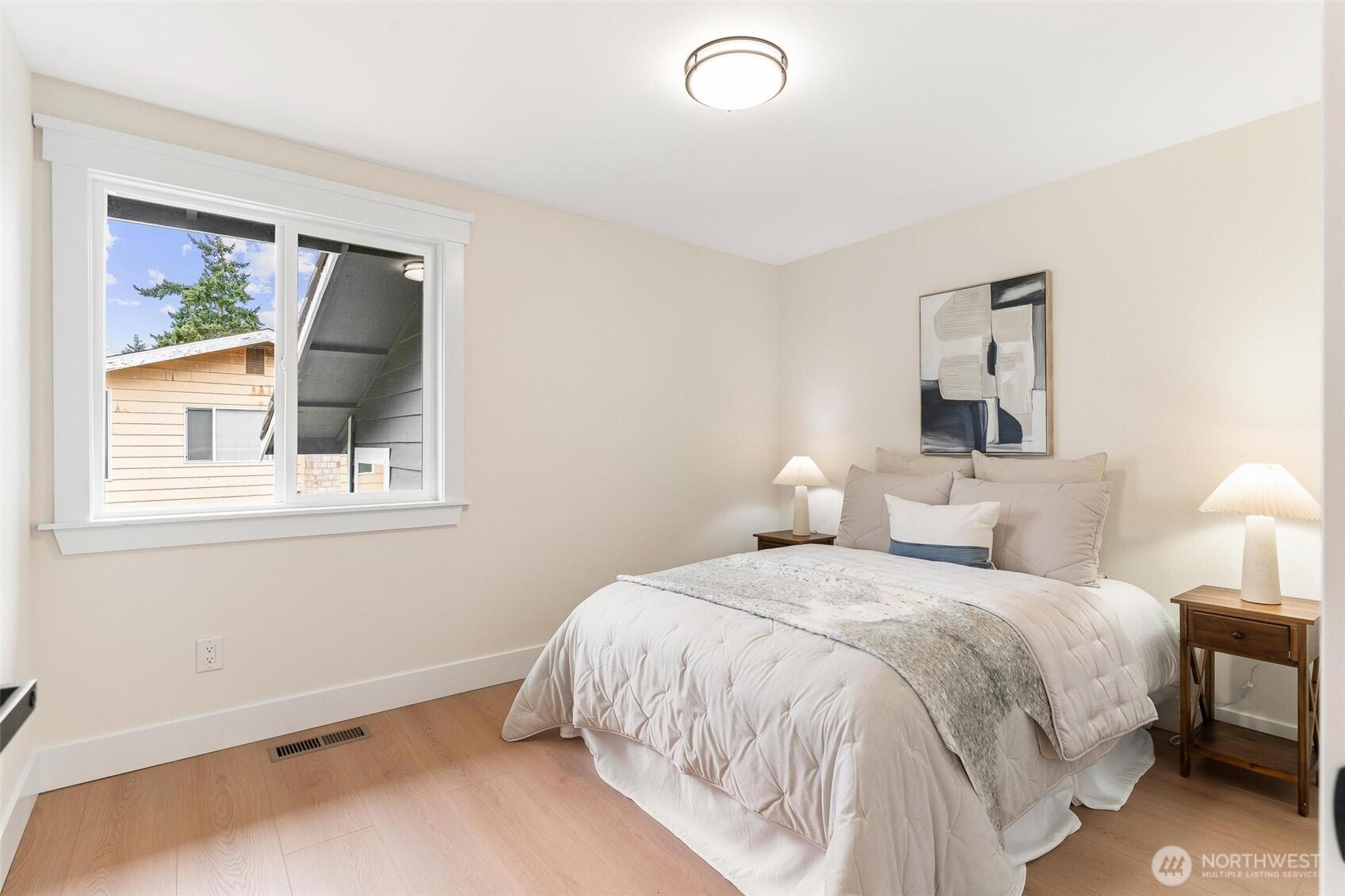 1413 S 275th Place , Des Moines, WA 98198-9405