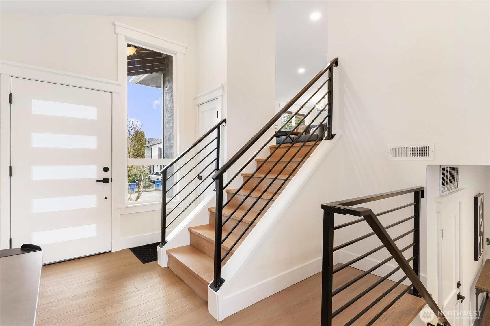 1413 S 275th Place , Des Moines, WA 98198-9405