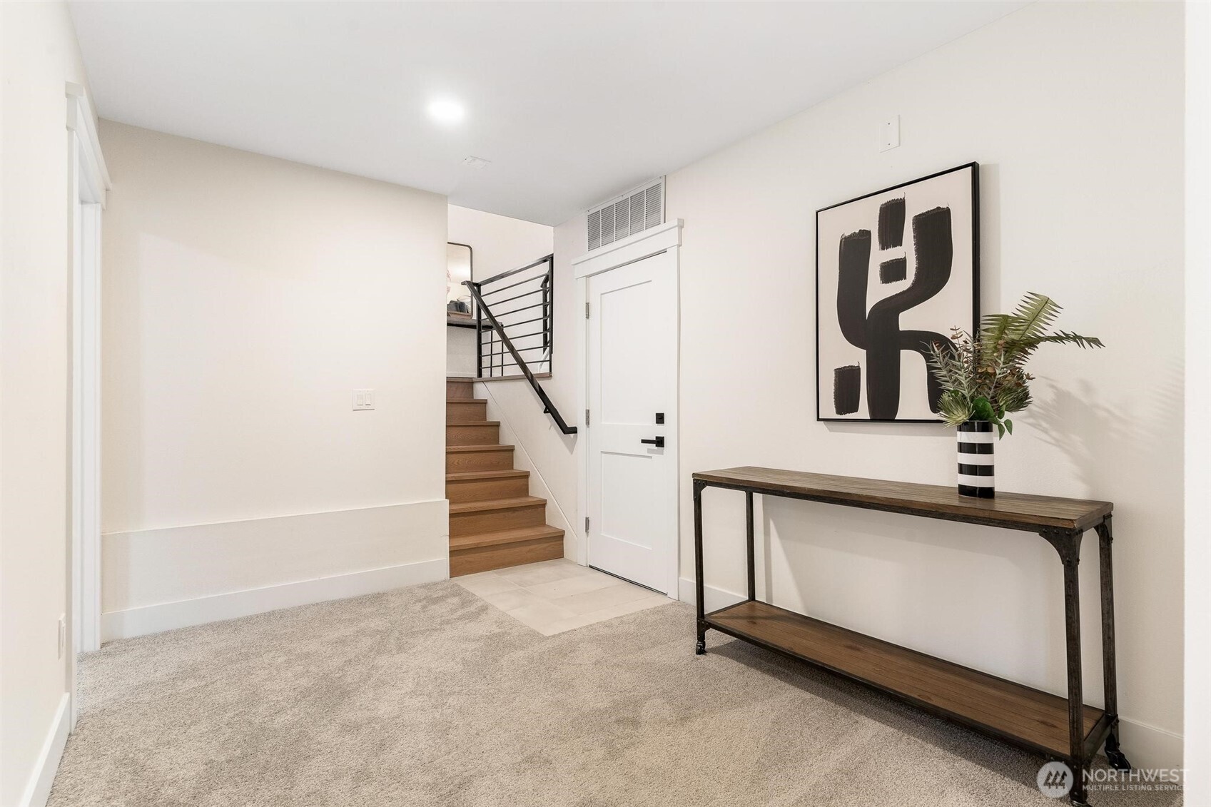 1413 S 275th Place , Des Moines, WA 98198-9405