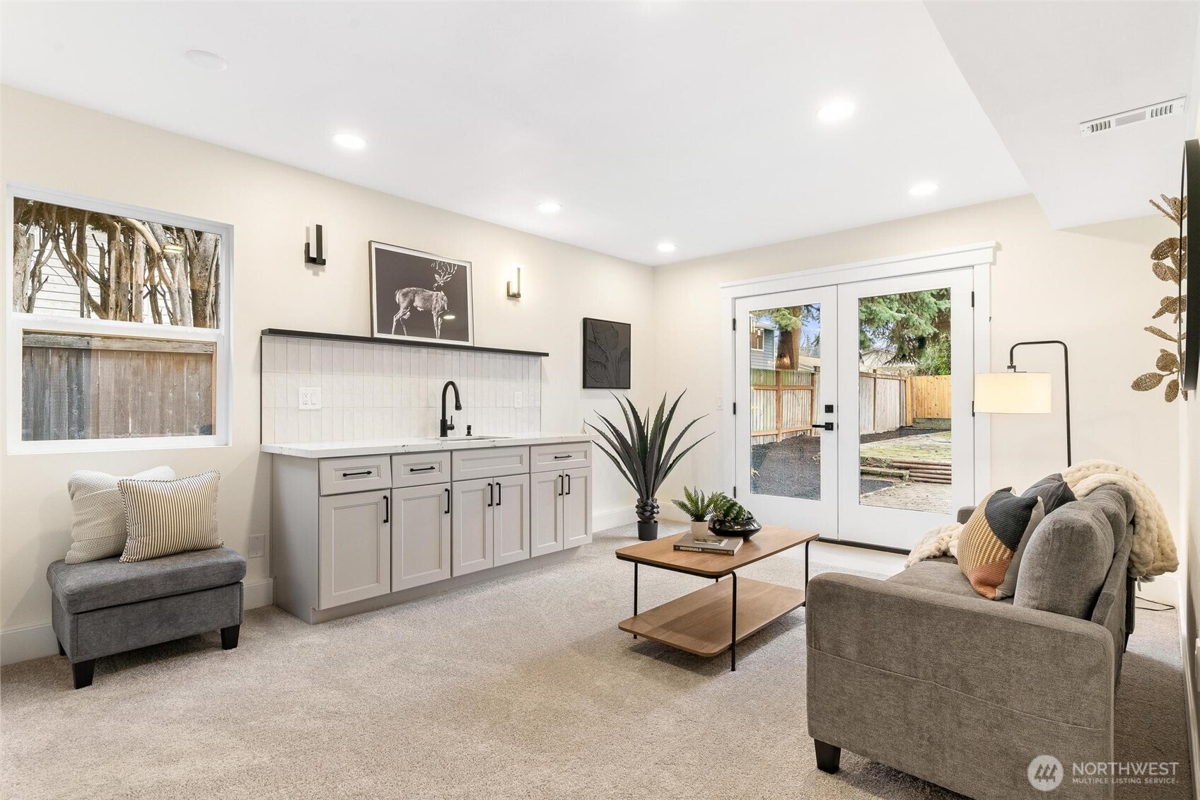 1413 S 275th Place , Des Moines, WA 98198-9405