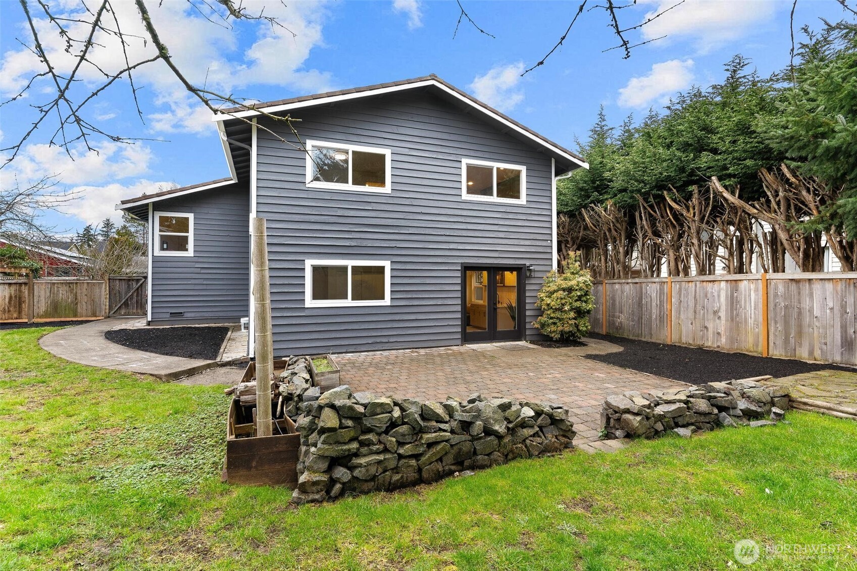 1413 S 275th Place , Des Moines, WA 98198-9405