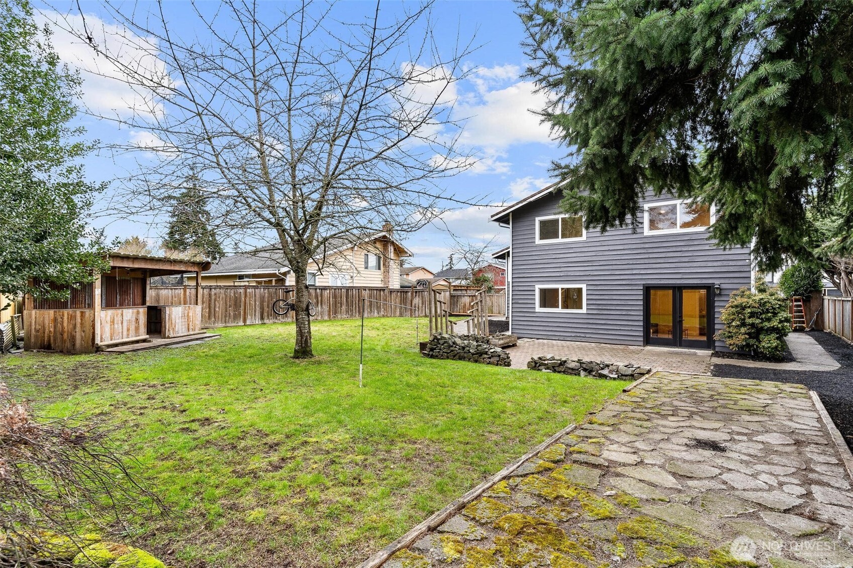 1413 S 275th Place , Des Moines, WA 98198-9405