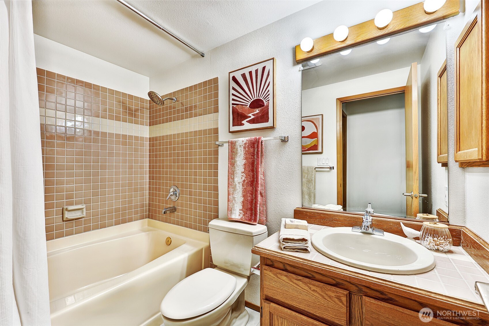 8720 Phinney Avenue N #24, Seattle, WA 98103